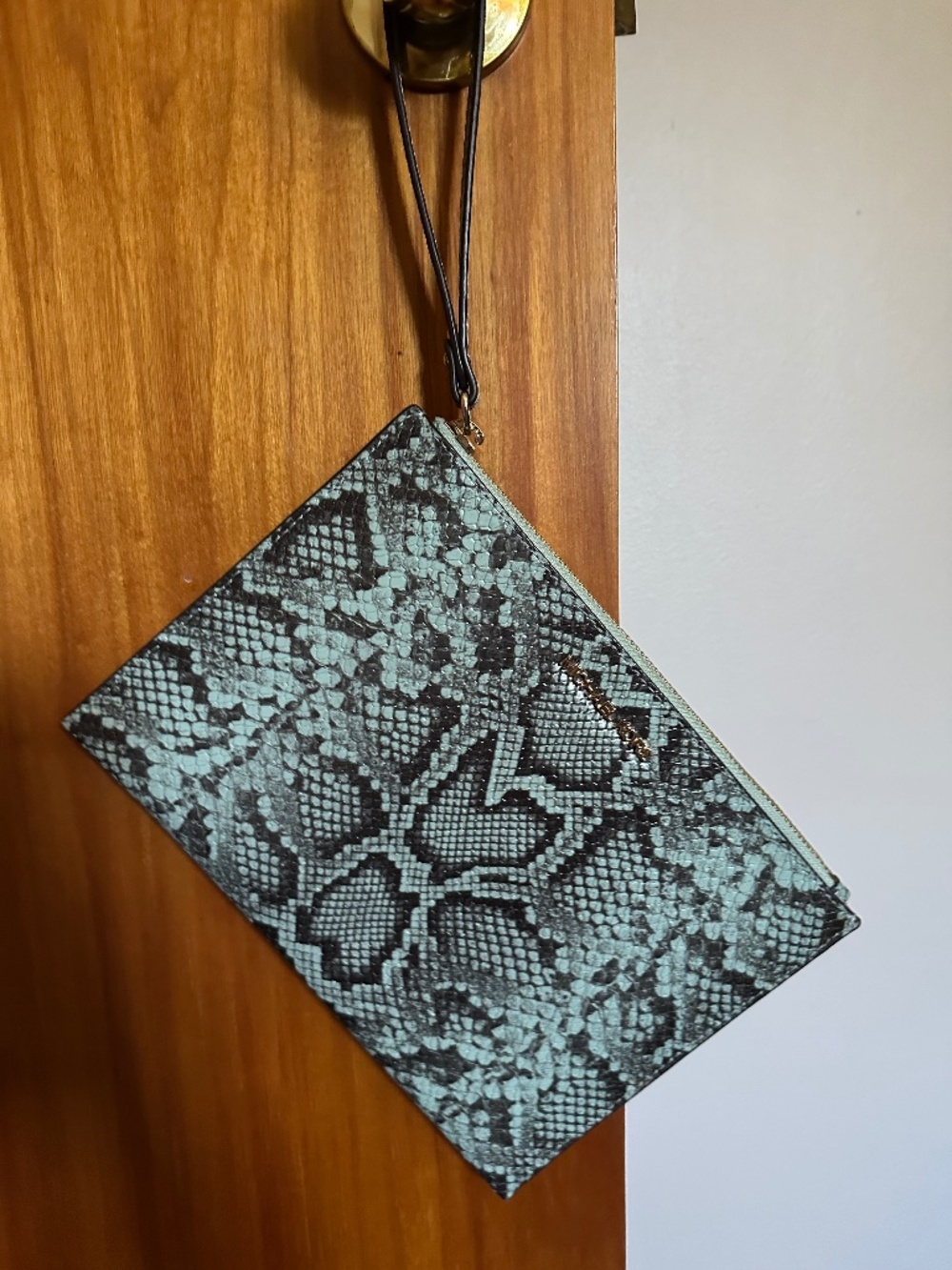 Michael Kors Capacity Wristlet